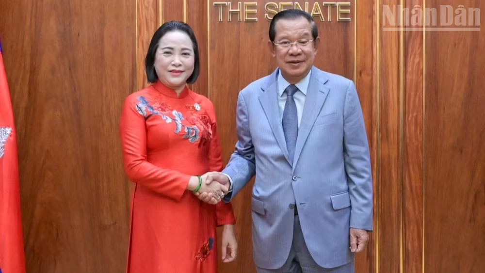 Phó Chủ tịch Quốc hội Nguyễn Thị Thanh gặp Chủ tịch Đảng Nhân dân Campuchia, Chủ tịch Thượng viện Campuchia Samdech Techo Hun Sen. (Ảnh: ĐINH TRƯỜNG)