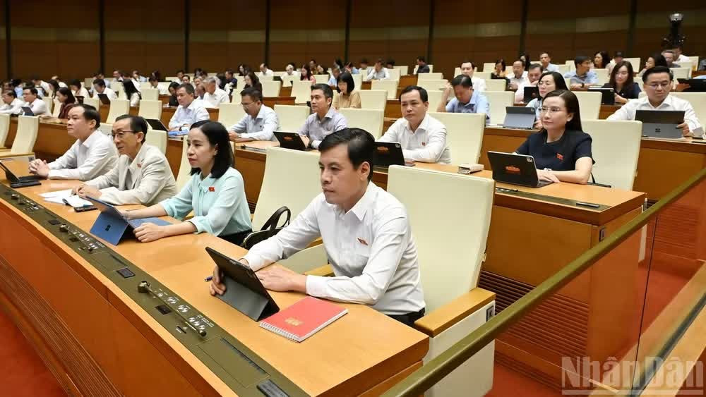 Quốc hội họp tại hội trường. (Ảnh: THỦY NGUYÊN)
