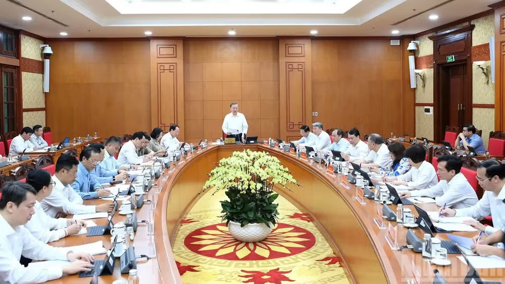 Tổng Bí thư, Chủ tịch nước Tô Lâm chủ trì làm việc về đánh giá kết quả 1 năm thực hiện Nghị quyết số 71-NQ/TW về đột phá phát triển giáo dục và đào tạo. (Ảnh: ĐĂNG KHOA)
