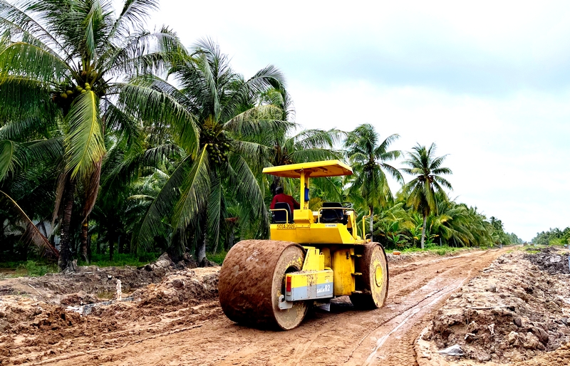 Hiện, Ban Quản lý Dự án đầu tư xây dựng các công trình giao thông đang phối hợp đẩy nhanh tiến độ thực hiện công tác giải phóng mặt bằng.