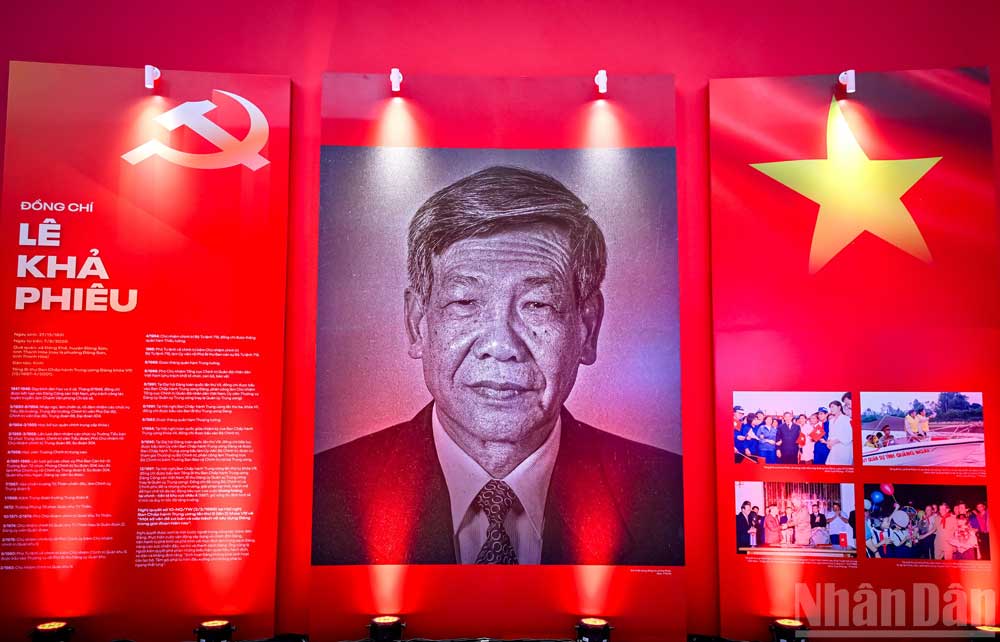 Chân dung Tổng Bí thư Lê Khả Phiêu (nắm giữ cương vị từ tháng 12/1997 đến tháng 4/2001).