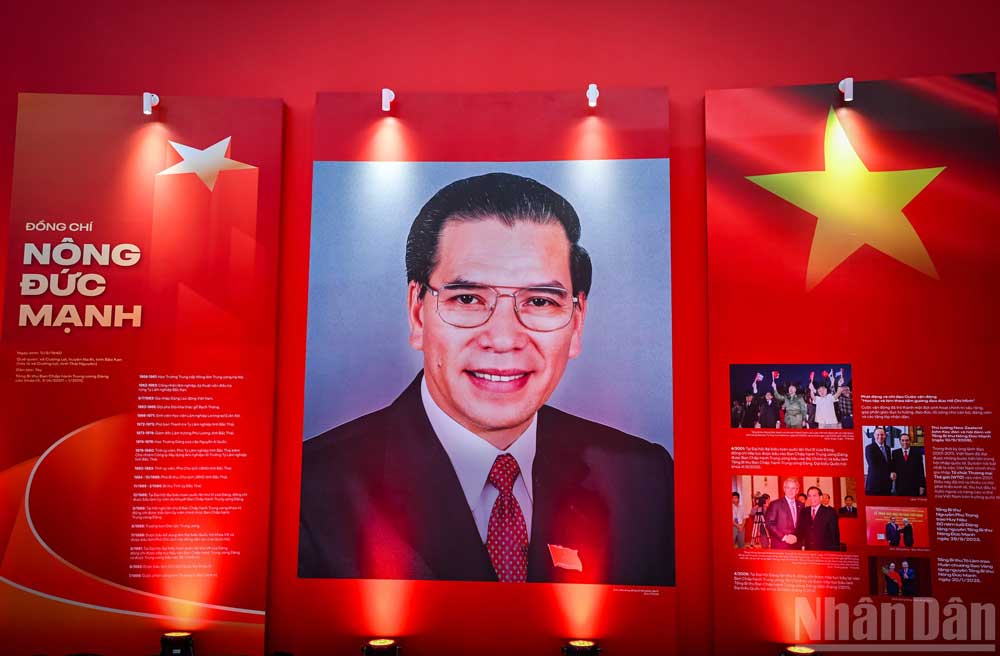 Chân dung Tổng Bí thư Nông Đức Mạnh (nắm giữ cương vị Tổng Bí thư từ tháng 4/2001 đến tháng 1/2011).