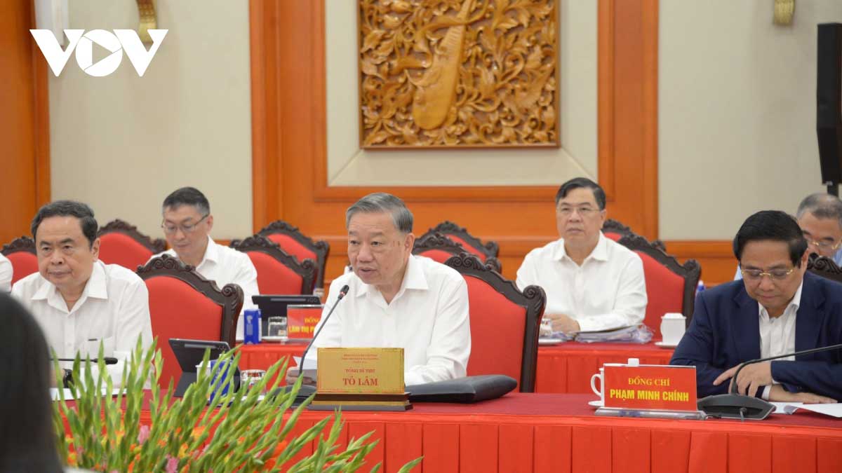Bộ Chính trị làm việc với Ban thường vụ Đảng uỷ MTTQ về công tác chuẩn bị Đại hội Đảng