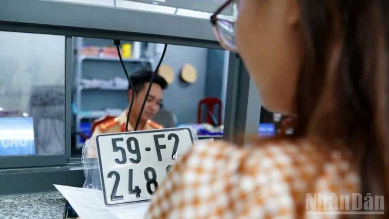 Thủ tướng Chính phủ phê duyệt giảm phí, lệ phí đăng ký xe 30%. (Ảnh minh họa. Nguồn: NHÂN DÂN)