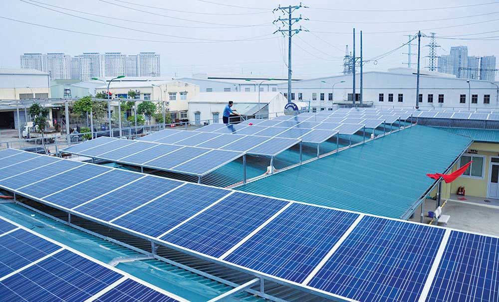 Pin mặt trời trở thành lựa chọn hữu ích trong bối cảnh giá năng lượng tăng cao.