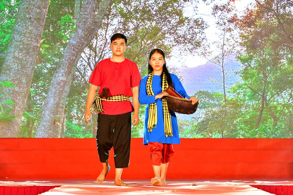 Trang phục đời thường.