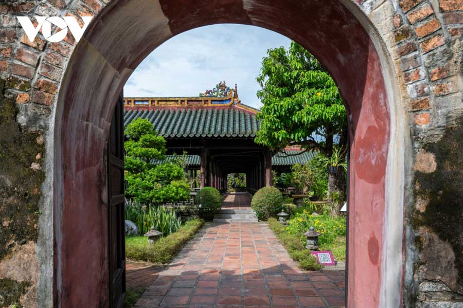 Ngay từ tên gọi, khu vườn đã thể hiện khát vọng của nhà vua trong việc lưu giữ, phát huy vẻ đẹp của thiên nhiên, biến cảnh quan thành một phần của đời sống cung đình.