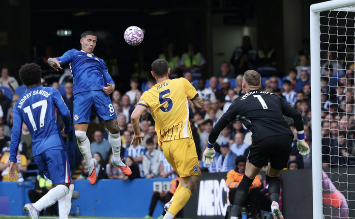 Enzo Fernandez mở tỉ số cho Chelsea nhưng