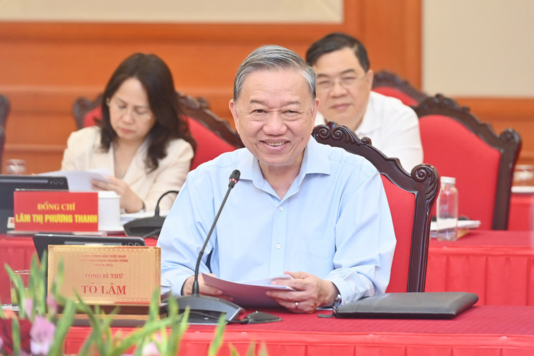 Tổng Bí thư Tô Lâm phát biểu tại cuộc làm việc với Ban Thường vụ Đảng ủy Chính phủ. (Ảnh: ĐĂNG KHOA)