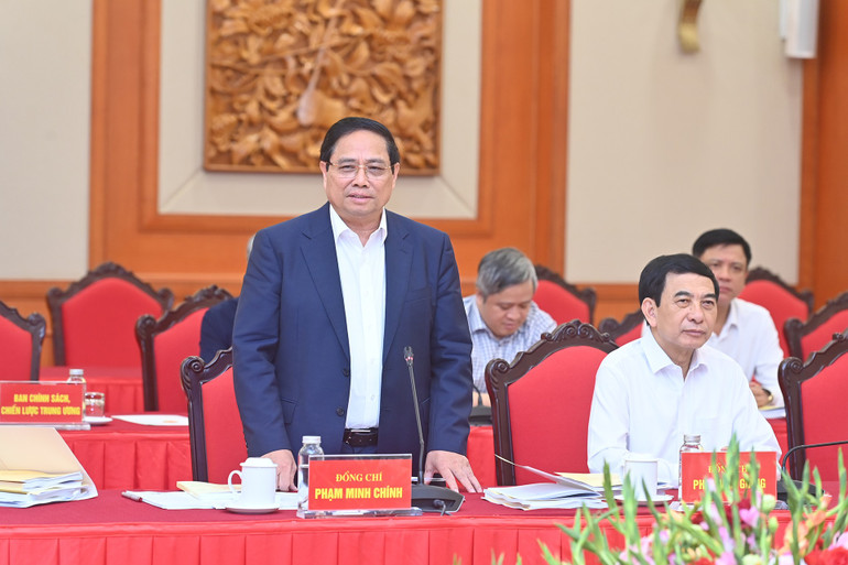 Thủ tướng Chính phủ Phạm Minh Chính, Bí thư Đảng ủy Chính phủ phát biểu tại cuộc làm việc. (Ảnh: ĐĂNG KHOA)