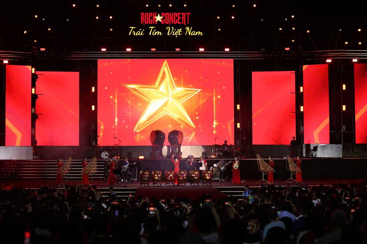 “Rock Concert – Trái tim Việt Nam” diễn ra tối 7/9 tại Hoàng thành Thăng Long. Ảnh: BTC
