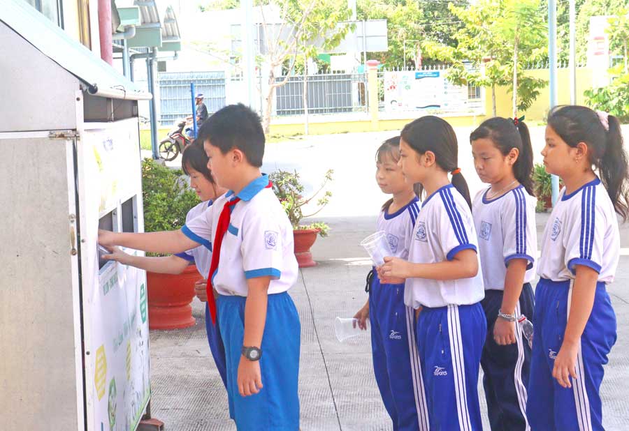 Phong trào “Kế hoạch nhỏ” giáo dục các em tinh thần sẻ chia, giúp đỡ bạn bè và ý thức bảo vệ môi trường. 