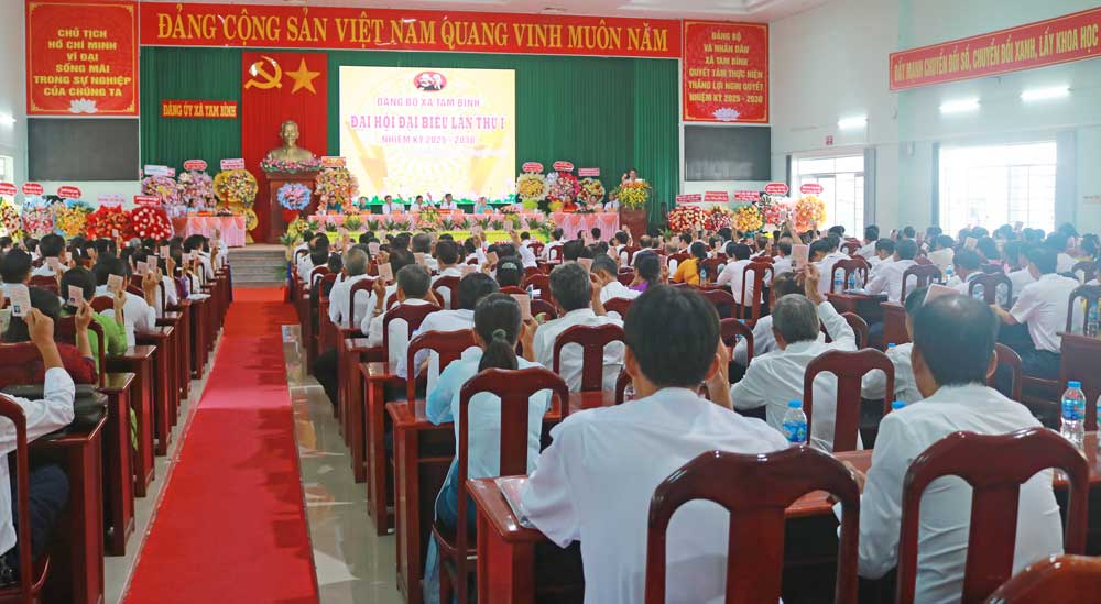 Đại hội đảng bộ các xã, phường nhiệm kỳ mới xác định rõ nội dung trọng tâm, tiềm lực của mỗi địa phương để cụ thể hóa vào nghị quyết đại hội.

