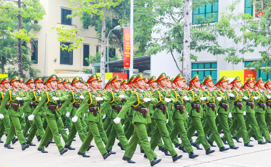 Khối nam sĩ quan Cảnh sát nhân dân được xây dựng chính quy, tinh nhuệ, hiện đại.