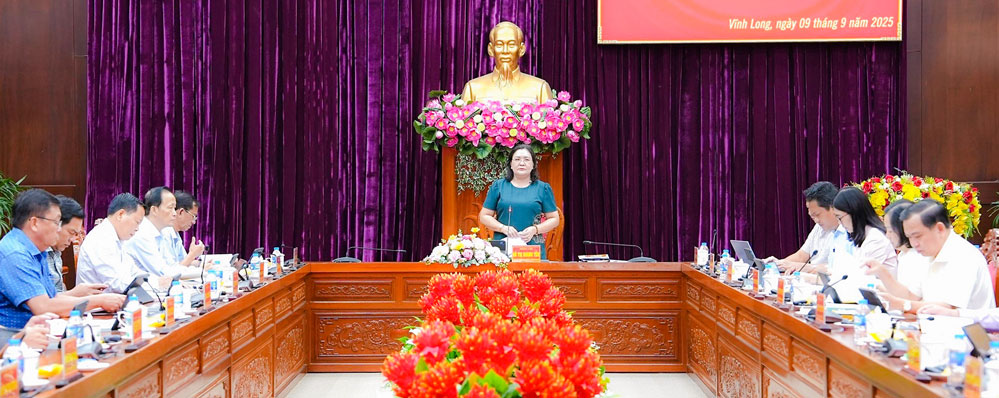 Phó Bí thư Thường trực Tỉnh ủy- Hồ Thị Hoàng Yến chủ trì và phát biểu tại cuộc họp.