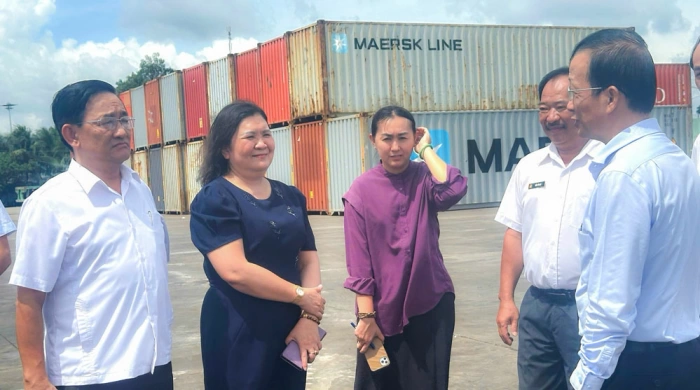 Lãnh đạo tỉnh làm việc với đoàn doanh nghiệp Quân khu 7 về đầu tư nhà máy chế biến sản phẩm dừa