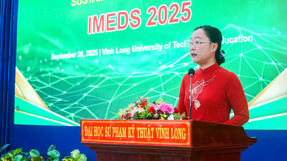 TS. Nguyễn Thị Quyên Thanh- Tỉnh ủy viên, Phó Chủ tịch UBND tỉnh phát biểu khai mạc hội thảo.