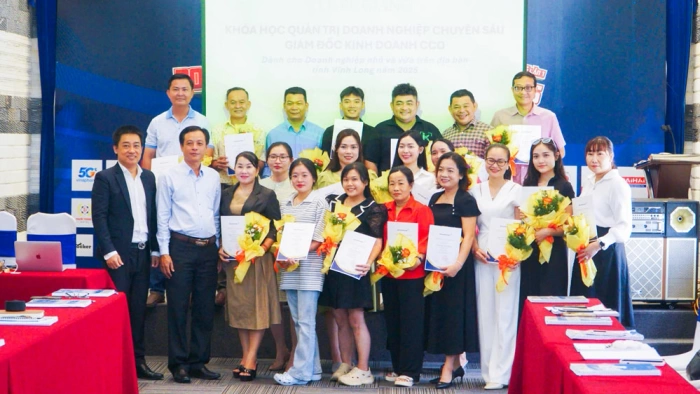 Bế giảng lớp “Giám đốc kinh doanh (CCO) khóa 1”