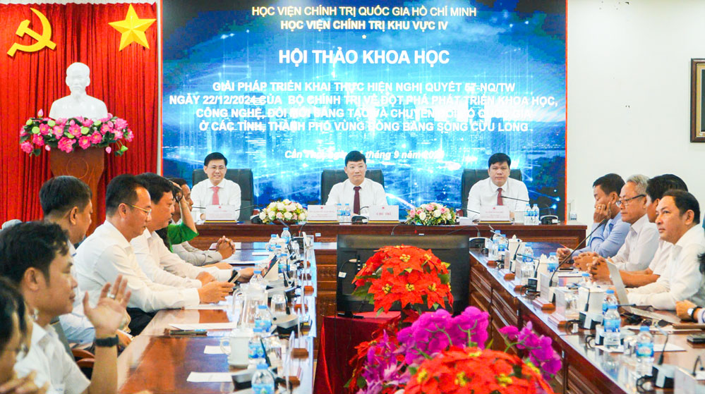 
Đại biểu tham dự hội thảo.