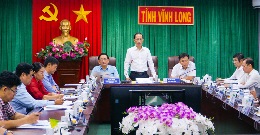 Ông Nguyễn Trúc Sơn- Ủy viên Ban Thường vụ Tỉnh ủy, Phó Chủ tịch UBND tỉnh phát biểu tại hội nghị.