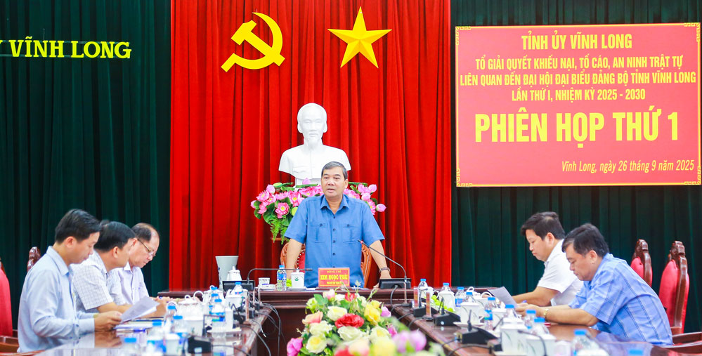 Đồng chí Kim Ngọc Thái- Phó Bí thư Tỉnh ủy phát biểu chỉ đạo tại phiên họp.