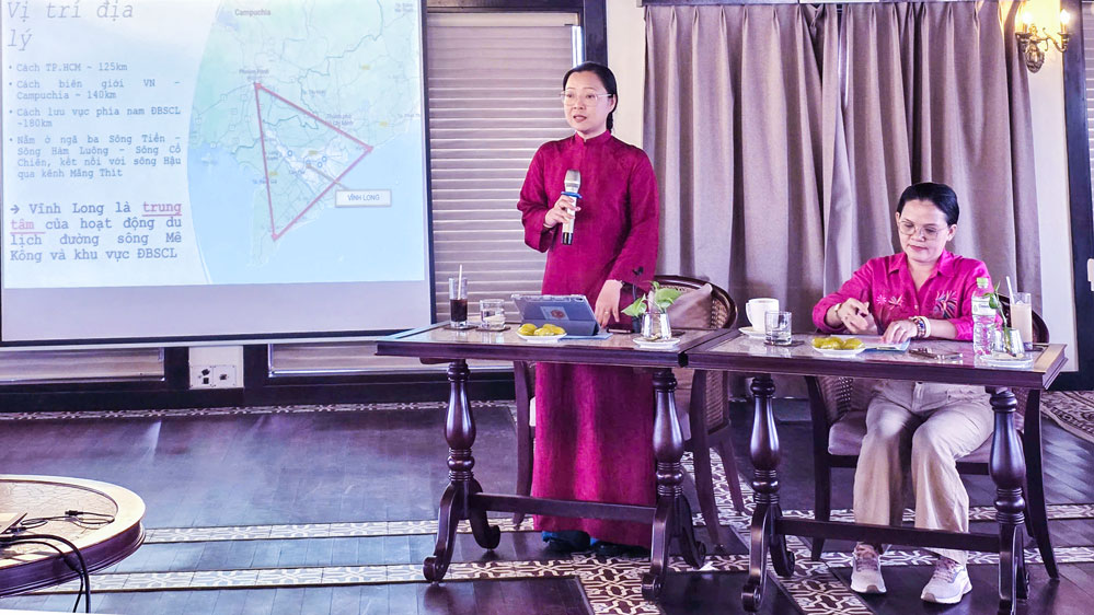 Bà Nguyễn Thị Quyên Thanh- Tỉnh ủy viên, Phó Chủ tịch UBND tỉnh chia sẻ tại tọa đàm.