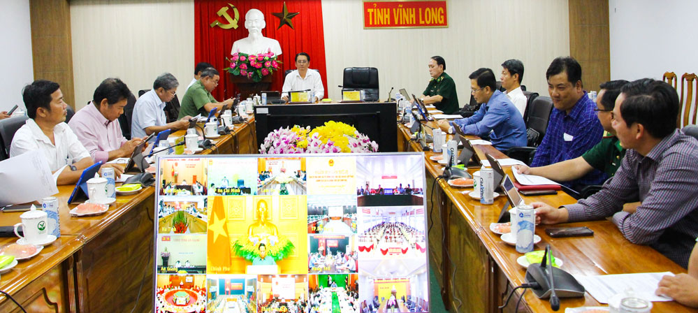 Ông Nguyễn Quỳnh Thiện- Phó Chủ tịch UBND tỉnh, Trưởng Ban Chỉ đạo về IUU tỉnh và đại biểu tham dự phiên họp tại điểm cầu tỉnh Vĩnh Long.