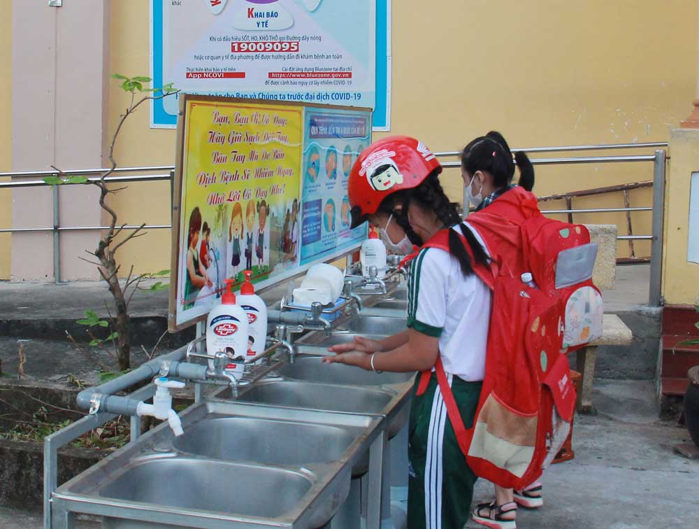 Y tế học đường, góp phần phòng chống dịch bệnh và bảo vệ sức khỏe học sinh.