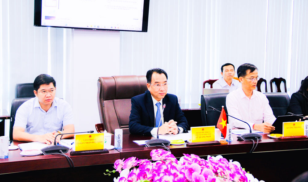 Phó Bí thư Tỉnh ủy, Chủ tịch UBND tỉnh- Lữ Quang Ngời, cùng lãnh đạo các sở, ngành tỉnh tiếp và làm việc với đoàn công tác.