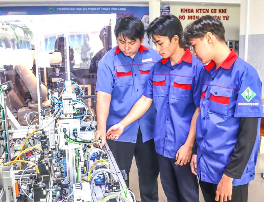 Thông qua các hoạt động đồng hành của Đoàn đã tạo môi trường, khuyến khích học sinh, sinh viên vươn lên trong học tập, nghiên cứu khoa học.