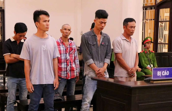 Đá gà ăn tiền, cả nhóm lãnh án