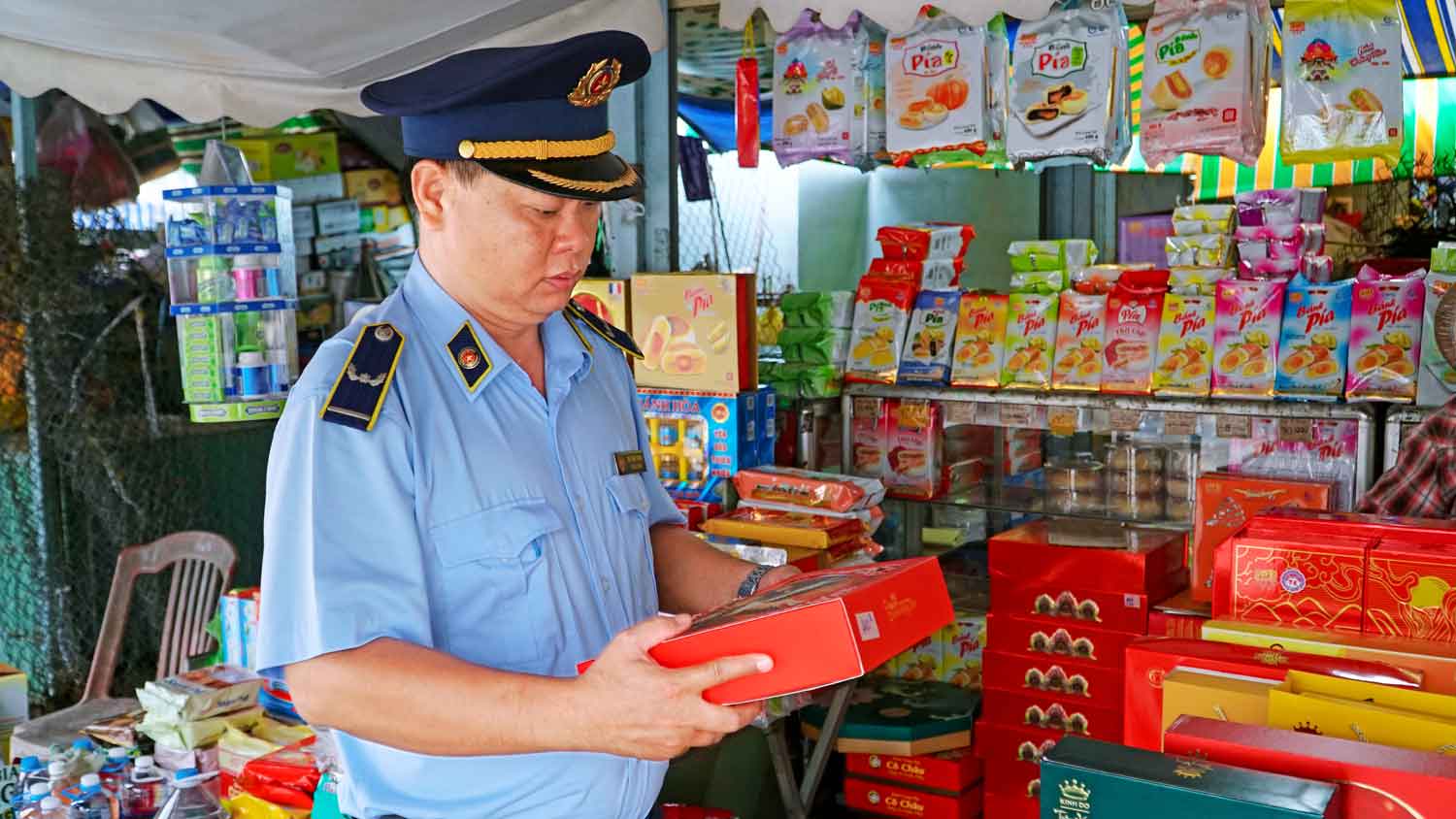Lực lượng quản lý thị trường tăng cường kiểm tra, góp phần bảo vệ quyền lợi người tiêu dùng.