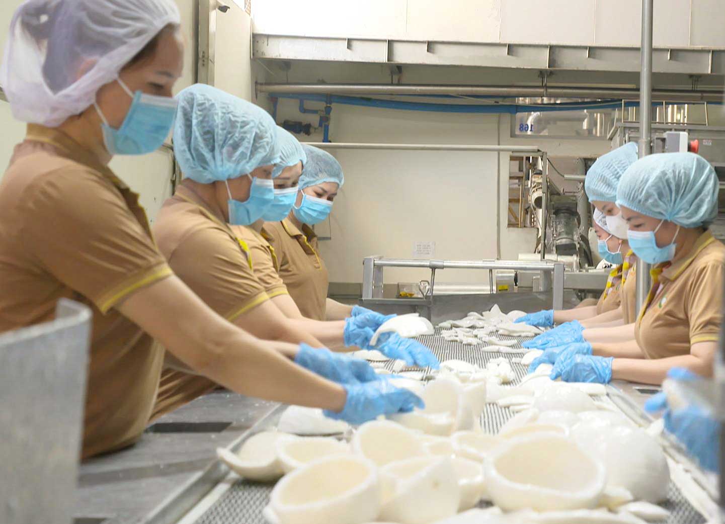 Doanh nghiệp chủ động hợp tác, liên kết và ứng dụng khoa học kỹ thuật, hình thành chuỗi cung ứng khép kín từ sản xuất đến phân phối.