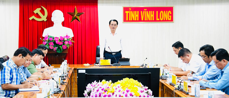 Ông Nguyễn Quỳnh Thiện- Tỉnh ủy viên, Phó Chủ tịch UBND tỉnh phát biểu chỉ đạo tại cuộc họp.