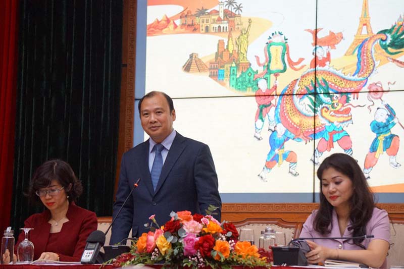 Thứ trưởng thường trực Bộ Văn hóa, Thể thao và Du lịch Lê Hải Bình (giữa) chia sẻ thông tin tại buổi họp báo - Ảnh: T.ĐIỂU