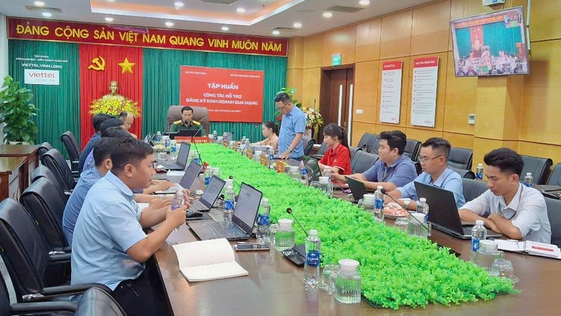 Học viên tham gia học trực tiếp tại trụ sở Viettel Vĩnh Long. 