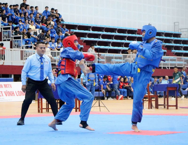 Các VĐV tham gia tranh tài tại giải.