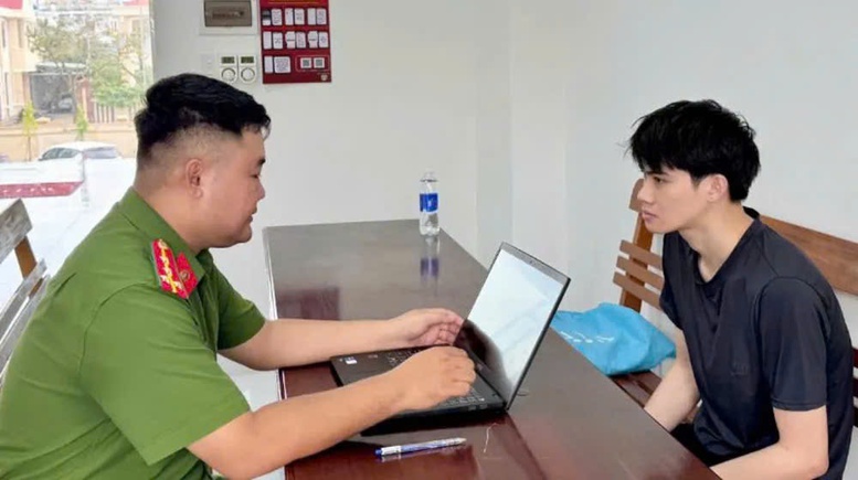 Đối tượng Lê Đình Thi tại cơ quan công an - Ảnh: VGP/Đ.Hoàng