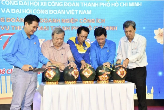 Chuẩn bị công tác chăm lo Tết Bính Ngọ cho đoàn viên - lao động