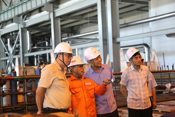 Đoàn công tác EVNGENCO1 kiểm tra công tác bảo dưỡng, sửa chữa các tổ máy