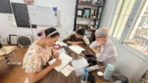 Lớp dạy viết thư pháp phương Tây: Nét chữ, nết người