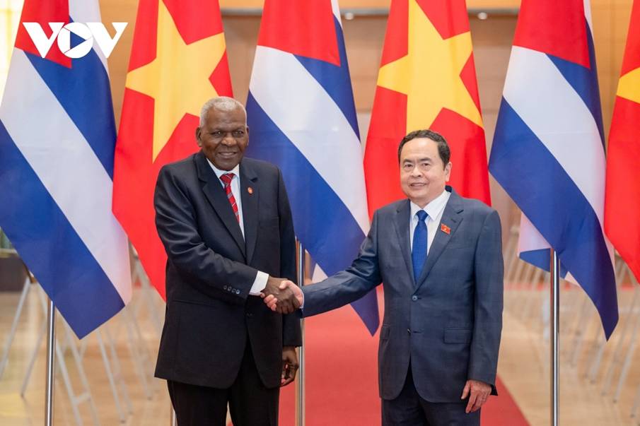 Chủ tịch Quốc hội Trần Thanh Mẫn chủ trì lễ đón Chủ tịch Quốc hội Chính quyền Nhân dân, Chủ tịch Hội đồng Nhà nước Cuba Esteban Lazo Hernandez thăm làm việc tại Việt Nam vào năm 2024.

