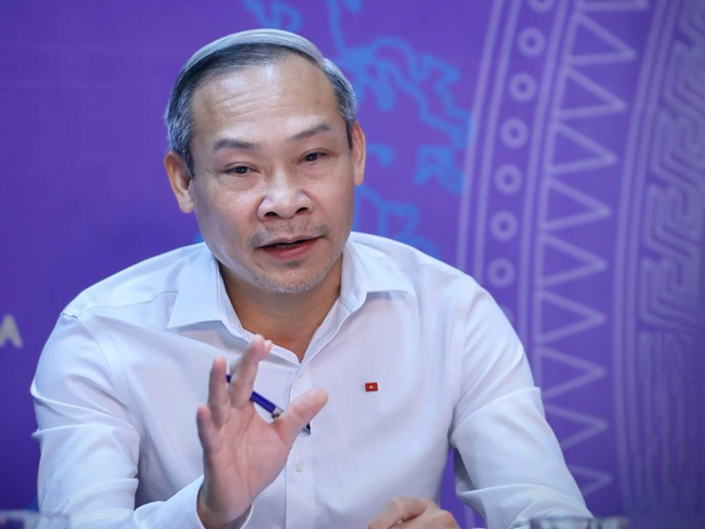 Đại biểu Quốc hội Phan Đức Hiếu, Ủy viên Ủy ban Kinh tế và Ngân sách của Quốc hội, chia sẻ tại Tọa đàm - Ảnh: VGP/Nhật Bắc