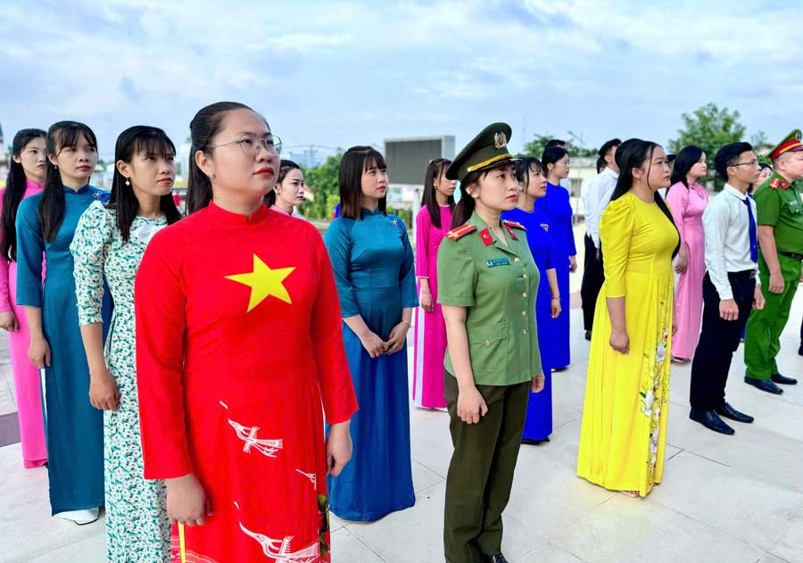 Tuổi trẻ Vĩnh Long tự hào tiếp bước xây dựng quê hương, viết tiếp câu chuyện hòa bình, hành trình “Độc lập- Tự do- Hạnh phúc”.