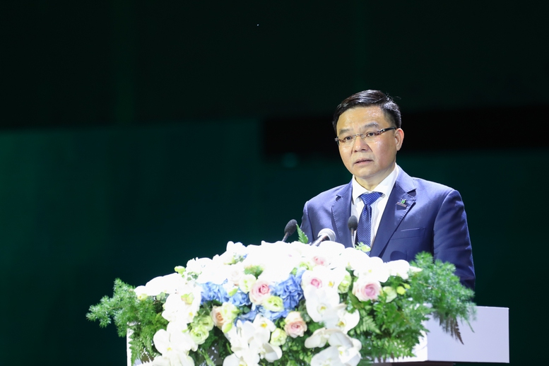 Ông Lê Mạnh Hùng, Chủ tịch Hội đồng Thành viên Petrovietnam, đọc diễn văn kỷ niệm - Ảnh: VGP