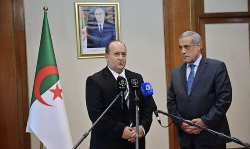 Ông Sifi Ghrieb (trái) đảm nhiệm chức vụ Thủ tướng Algeria (Ảnh: KT)