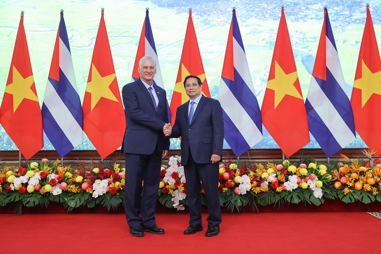 Bí thư Thứ nhất Trung ương Đảng Cộng sản, Chủ tịch nước Cuba Miguel Diaz Canel hội kiến Thủ tướng Chính phủ Phạm Minh Chính trong khuôn khổ chuyến thăm cấp Nhà nước tới Việt Nam và tham dự các hoạt động kỷ niệm 80 năm Cách mạng tháng Tám và Quốc khánh 2-9 - Ảnh: VGP/Nhật Bắc