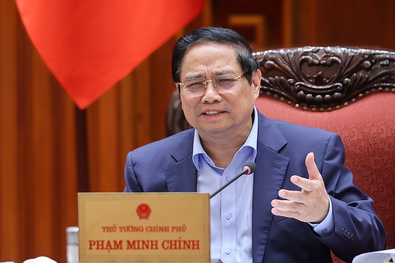 Thủ tướng yêu cầu đẩy mạnh phân cấp, phân quyền, cắt giảm thủ tục trong quản lý nhà nước, giảm tiền kiểm, tăng hậu kiểm - Ảnh: VGP/Nhật Bắc