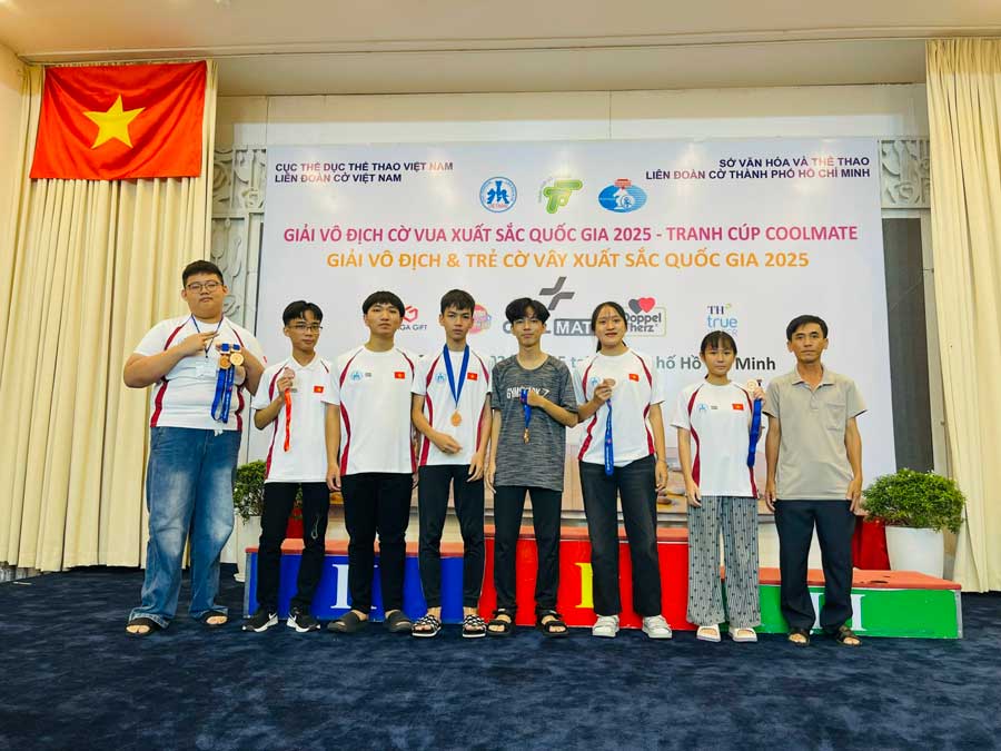 Các VĐV cờ vây Vĩnh Long đoạt HC tại giải.
