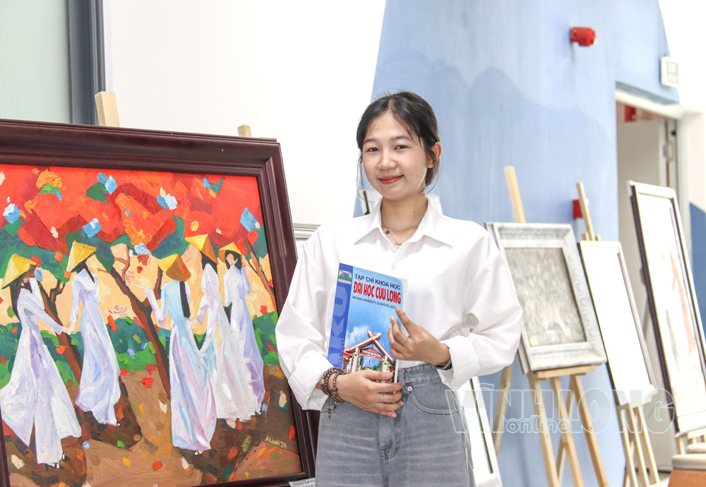 Bạn Trần Khánh Duy luôn nỗ lực học tập, tích cực tham gia hoạt động đoàn, hội.

